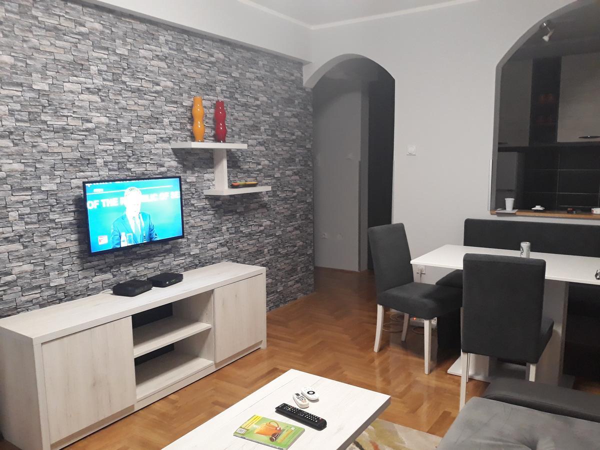 Apartment Azzuro 2 Нови Сад Екстериор снимка