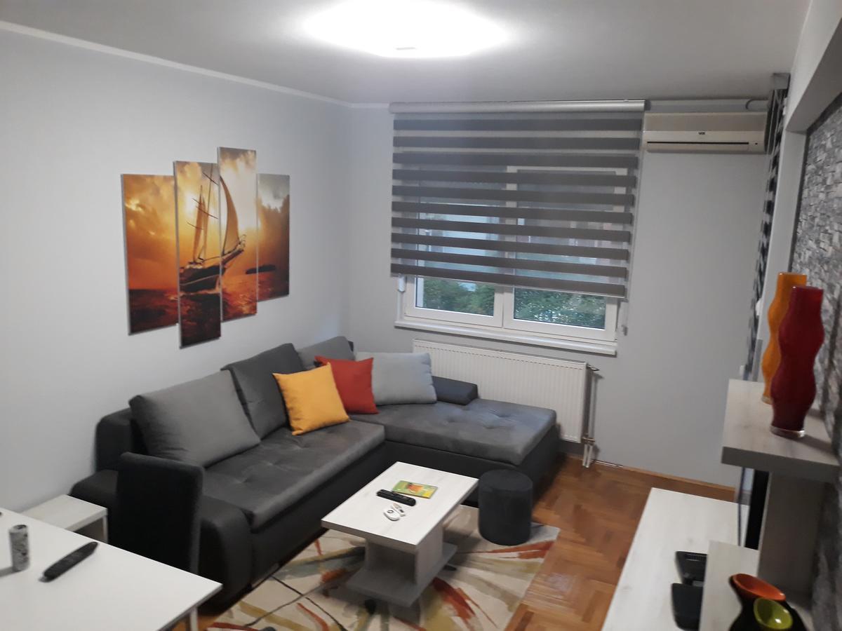 Apartment Azzuro 2 Нови Сад Екстериор снимка