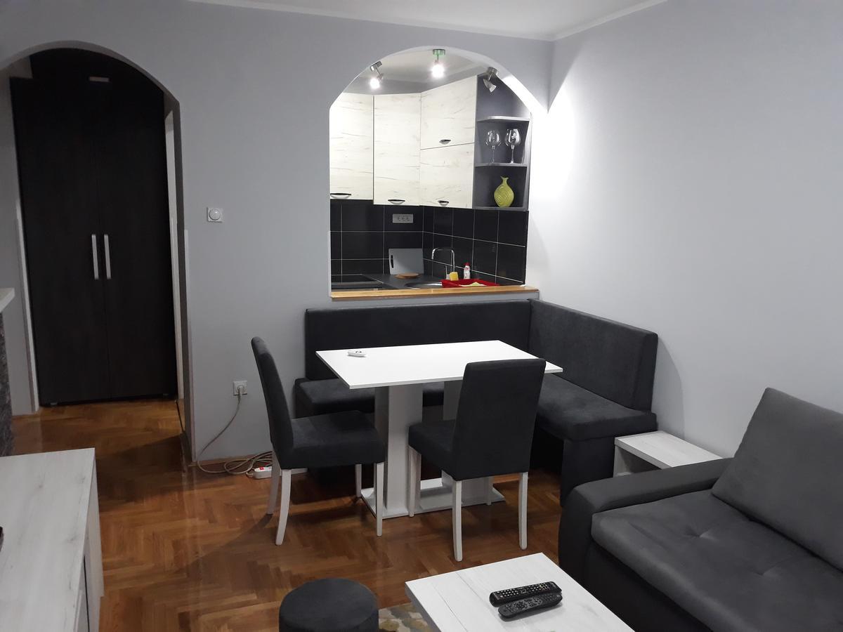 Apartment Azzuro 2 Нови Сад Екстериор снимка
