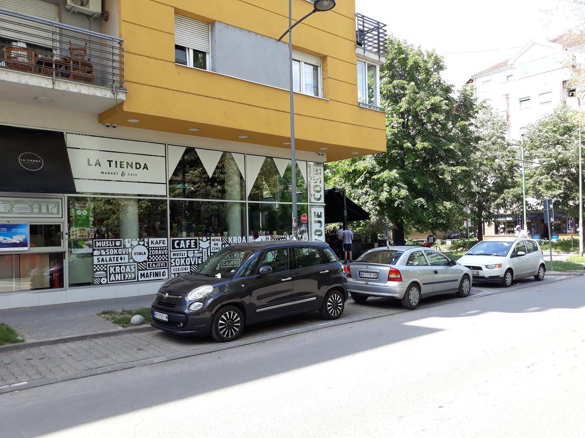 Apartment Azzuro 2 Нови Сад Екстериор снимка