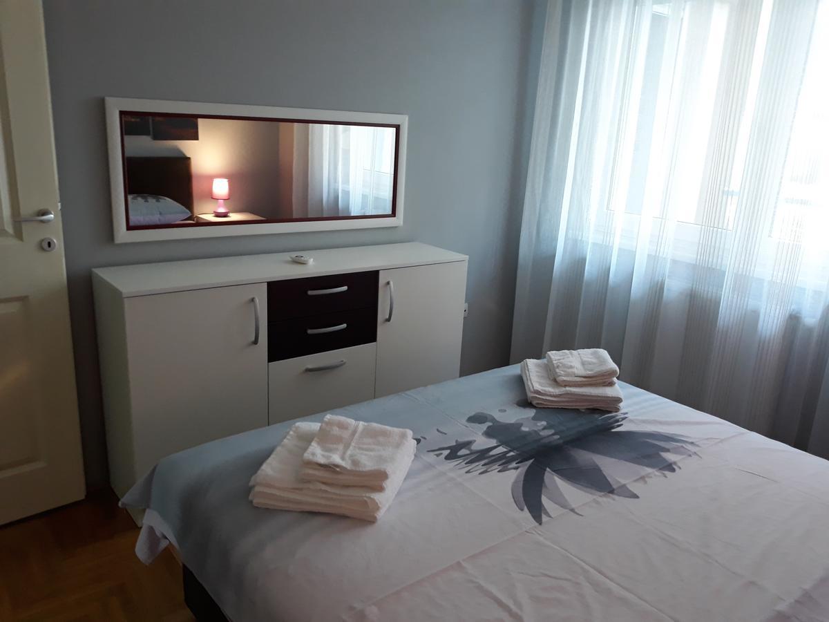 Apartment Azzuro 2 Нови Сад Екстериор снимка